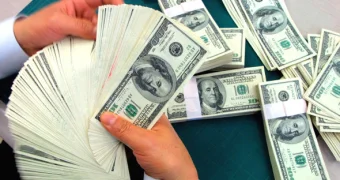 Хотел купить авто, а остался без денег: казахстанца задержали на границе с Китаем