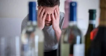 Выпил алкоголь после кодировки: сколько времени есть на спасение жизни