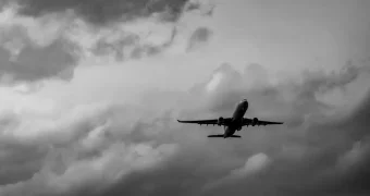 Австралийская пара пережила ужас: полёт в Венецию рядом с мёртвым пассажиром