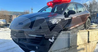 Мужчина выбросил в помойку Porsche, подаренный жене на День влюбленных