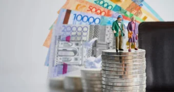 Платить придется наследникам: государство отсуживает у казахстанцев незаконные пенсии в миллионы тенге