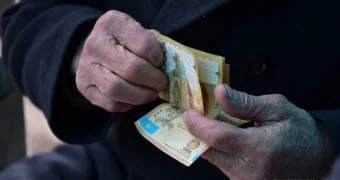 В Минтруда заявили о снижении пенсионных выплат