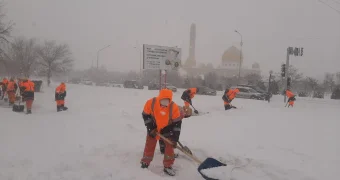 Акимат Актау: c городских дорог сегодня вывезли 650 тонн снега