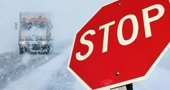 Снегопад в Мангистау: какие дороги откроют 28 февраля