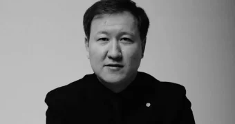 Казахстанский певец и ведущий погиб в ДТП