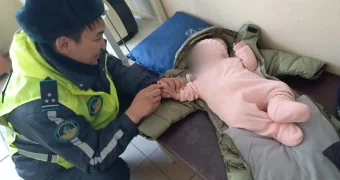 Пятимесячного ребёнка забрали у пьющей матери и вернули отцу в Экибастузе
