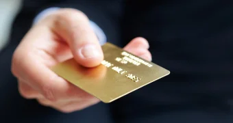 Россияне спровоцировали бум платежных карт в Казахстане