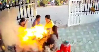 Семья взорвалась во время обеда (видео)