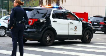 Четырехлетний мальчик вызвал полицию за то, что мать съела его мороженое