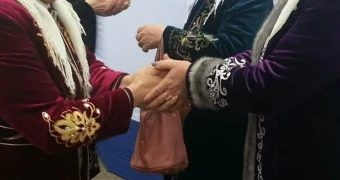 Токаев поздравил казахстанцев с Амал күні