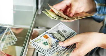 В Казахстане ужесточены правила обмена валюты для иностранцев