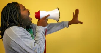 Сотрудники «Голоса Америки» требуют восстановить работу международных медиа