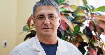 Доктор Мясников назвал моральными уродами призывающих к расправе над собаками людей