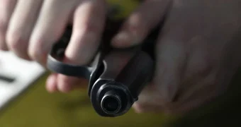 В Казахстане полицейский подстрелил мужчину в служебном авто