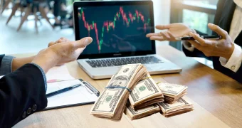 На фоне шаткой экономики казахстанцев ждут непростые времена