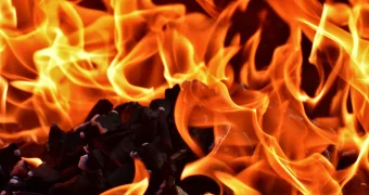 Казахстанец погиб от взрыва котла в бане