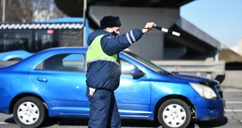 С 1 апреля иностранные водительские удостоверения больше нельзя будет использовать в России