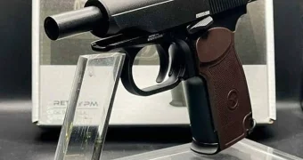 Жителям Актау напомнили о необходимости регистрации сигнального и охолощенного оружия