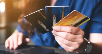 Банки начнут проверять зарубежные переводы и траты казахстанцев свыше 500 тыс. тенге