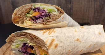 В московском метро мужчина ударил девушку за шаурму