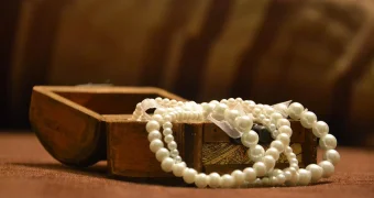 Какие камни помогают привлечь богатство каждому знаку зодиака