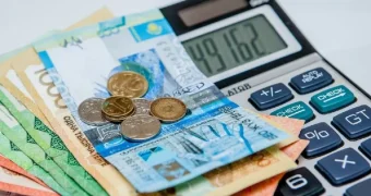 Казахстанцам разрешили использовать пенсионные накопления на стоматологию и лечение детей
