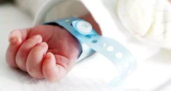 В мире родился первый ребенок, зачатый с помощью искусственного интеллекта