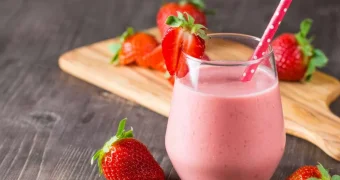 Фруктовая ловушка: почему смузи бьёт по организму сильнее газировки