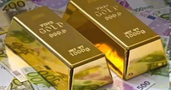 «Пока не поздно»: казахстанцам советуют спасать сбережения в золоте и евро