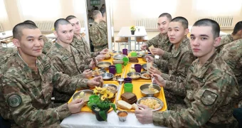 В Казахстане пересчитают стоимость солдатского пайка