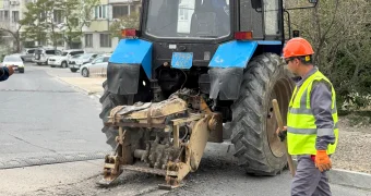 В Актау начался ямочный ремонт на дорогах