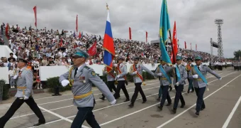 День Победы в Байконуре: шествие "Бессмертного полка" и литературно-музыкальная композиция