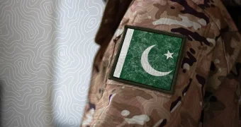 Пакистан наносит удары по индийским военным объектам