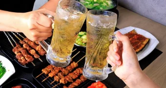 Идеальные напитки к шашлыку: что пить, чтобы не навредить здоровью