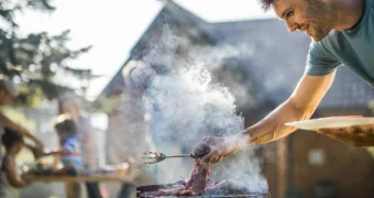 Дым от мангала может быть опаснее сигарет