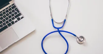 В минтруда Казахстана разъяснили, можно ли уволить сотрудника за частые больничные