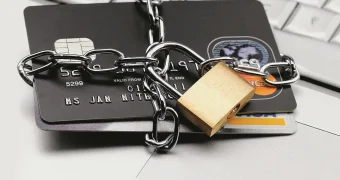 Ошибочные долги и блокировки счетов: казахстанцы пожаловались на работу налоговой системы