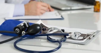 Это Казахстан: врач перепутала инсульт с отравлением — пациент в реанимации