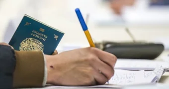 В какие регионы Казахстана переселяются этнические казахи