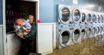 В прачечной в белье нашли спрятанного мертвого новорожденного