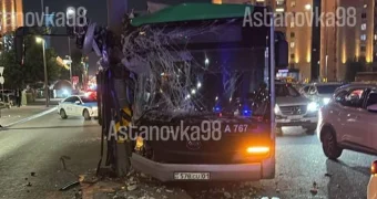 Трагедия в Астане: девочка лишилась ног после ДТП с автобусом (видео)