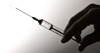 Казахстанка впала в кому после укола в поликлинике