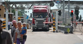 «Трое суток ада»: Казахстан устраивает тотальный досмотр российских грузов