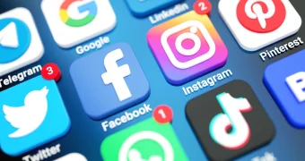 США начали чистку: кого из казахстанцев «завернут» по соцсетям?