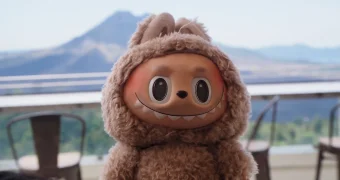 Фанаты игрушки лабубу вскрыли ее и ужаснулись, увидев, что находится внутри