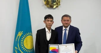 Рекорд на ЕНТ: Жәнібек Әбілхан получил максимум в 140 баллов и квартиру