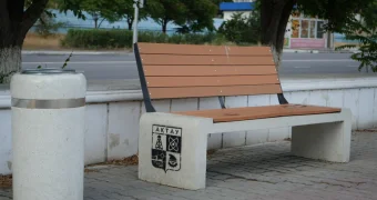 Почему на набережной одни лавки дороже других, объяснили в акимате Актау