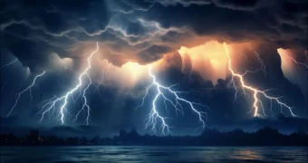 Циклон ударит первым по западу Казахстана: ожидаются ливни, ветер и град