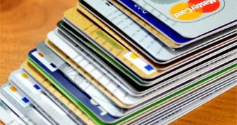 Клиенты с шестью и более картами автоматически попадают под особый банковский надзор в Казахстане