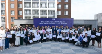 Работники СМИ получили квартиры от имени президента Казахстана